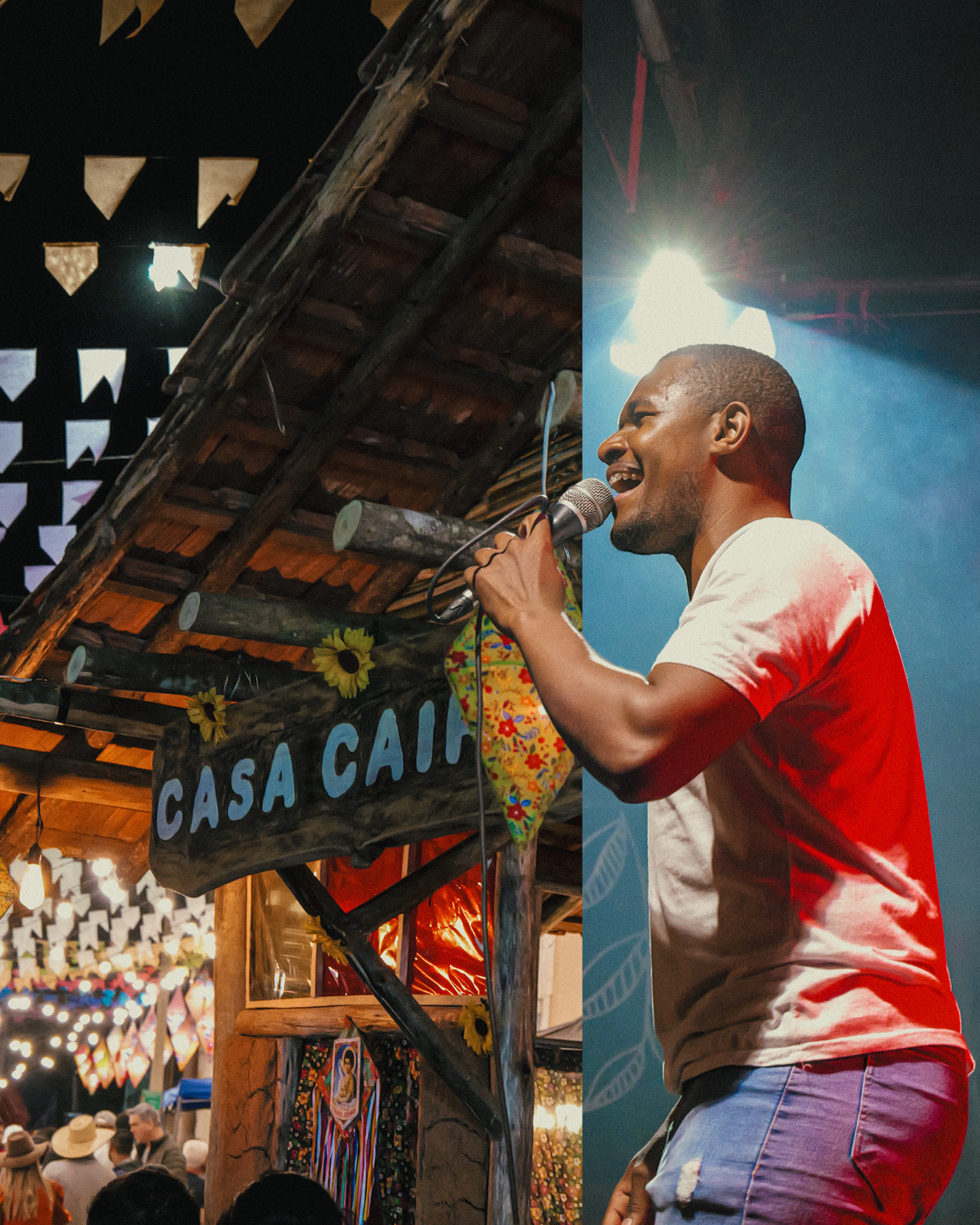Marques cantando